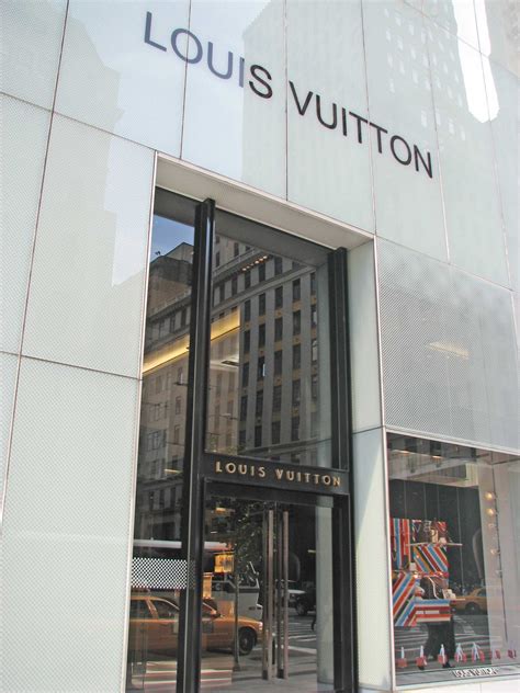 louis vuitton nyc|Louis Vuitton outlet in NYC.